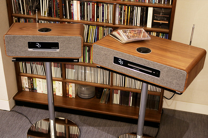 Ruark Audio R3 & R5 with Stand