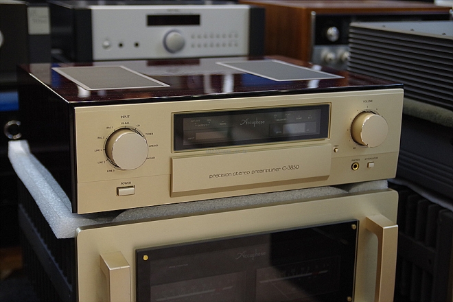 Accuphase(ť) C-3850 