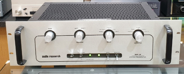 audio research D125 , SP-8