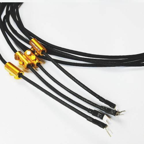 Z-core Ω Speaker Cable