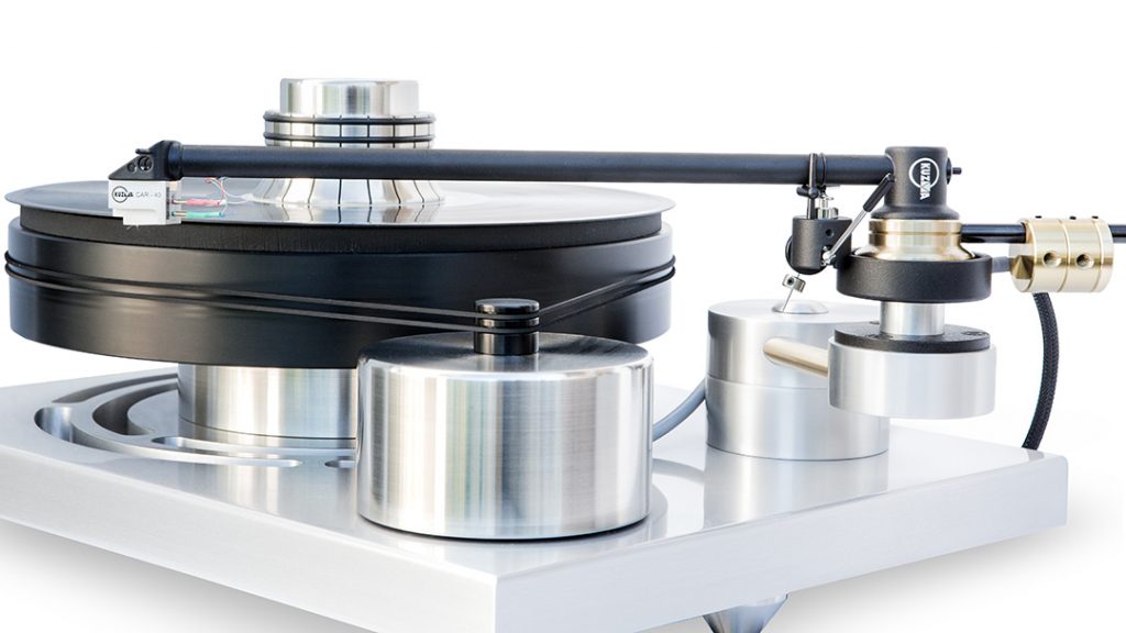 Image from https://notableaudio.com/wp-content/uploads/2019/06/J.-Sikora-USA-Initial-audiophile-turntable-authorized-importer-1024x576.jpg
