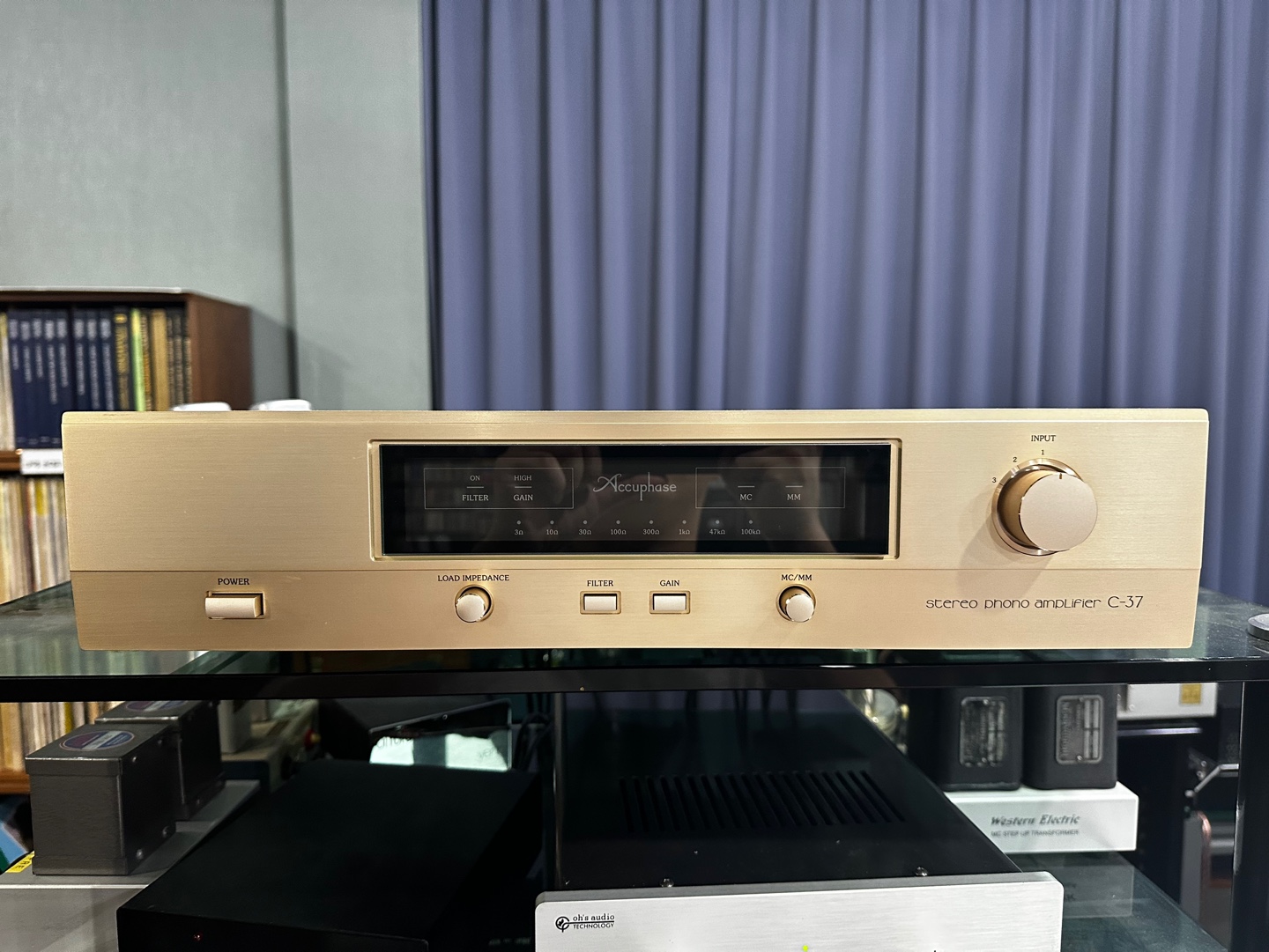 Accuphase - c37